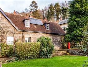 2 bedroom Cottage to...